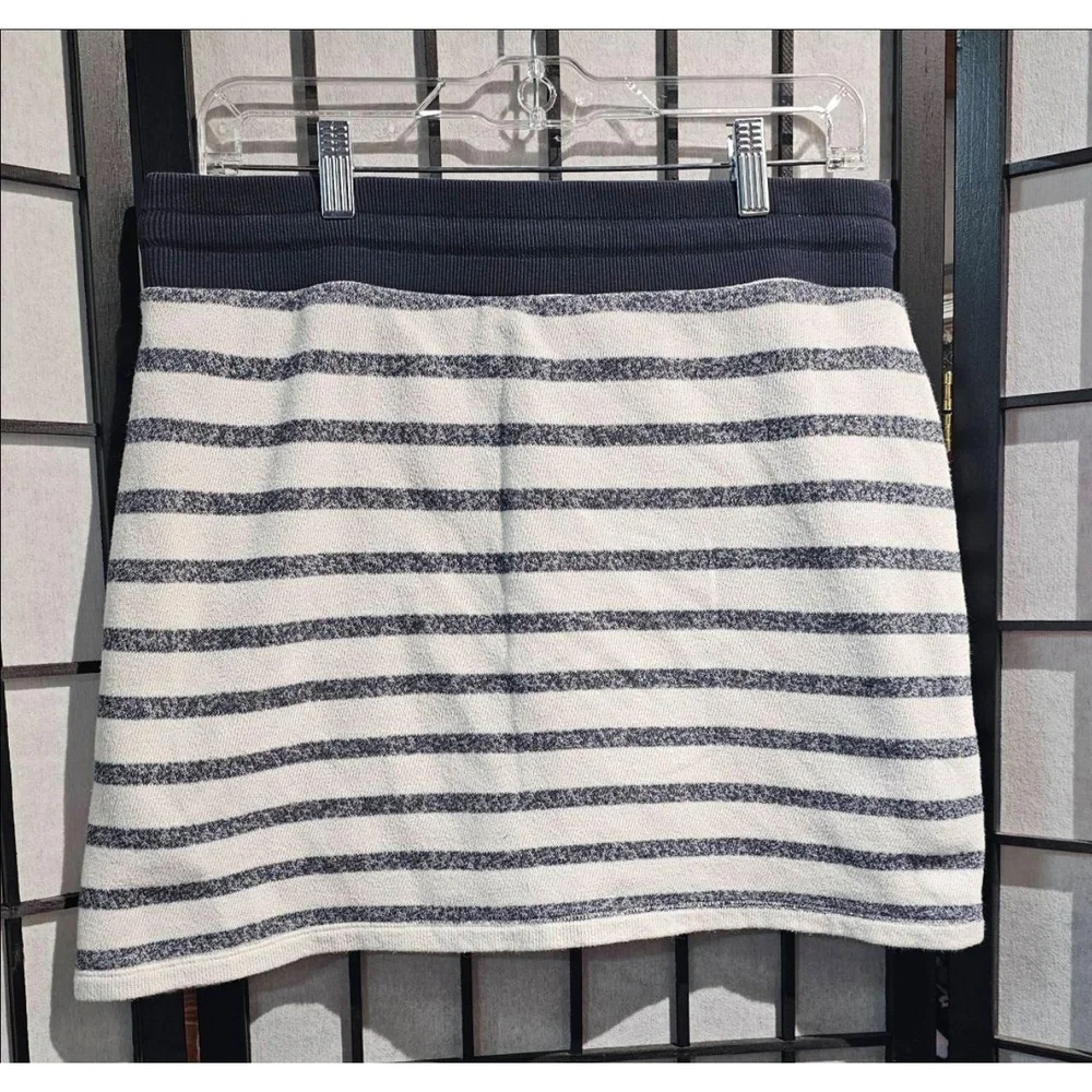 JONES NEW YORK Womens Skort Size M Navy Blue‎ White Striped Built-in Shorts